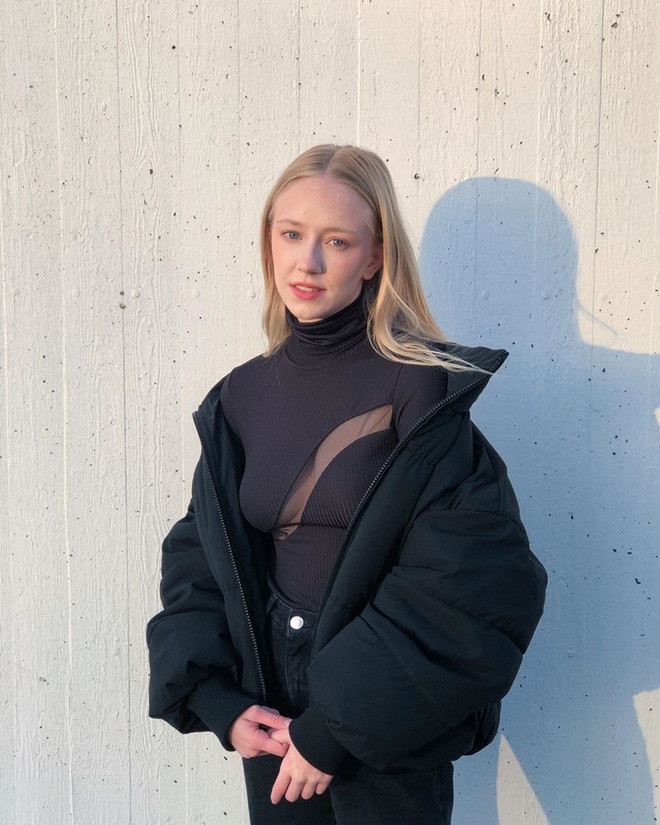 Được biết, Sidsel hiện vẫn đang sinh sống và làm việc chủ yếu ở Đan Mạch, bên cạnh đó, cô nàng cũng thường hoạt động ở Trung Quốc.