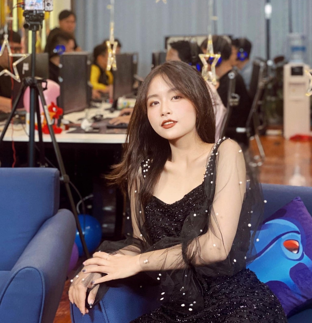 Từ mong muốn ban đầu là vào CLB đơn thuần để học hỏi, Mộc Miên chứng minh được năng lực khi trở thành chủ nhiệm năm thứ 10 của AMC. Cô cũng thật sự trở thành MC trẻ, có dấu ấn riêng trên các kênh truyền hình.