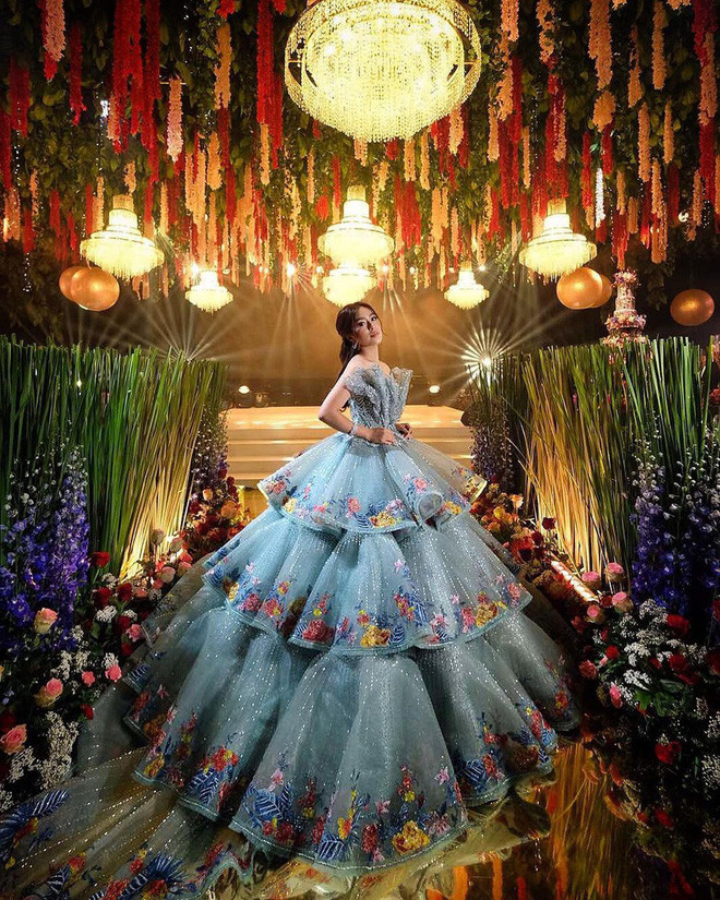 Hẳn nhiều người vẫn còn nhớ khoảng 1 năm trước, tiệc sinh nhật 18 tuổi của Christine Lim - rich kid người Philippines đã khiến báo chí nước ngoài ngỡ ngàng vì độ hoành tráng khủng khiếp.