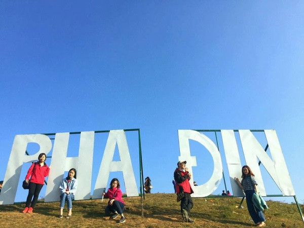 Đèo Pha Đin cũng được mệnh danh là tứ đại đỉnh đèo của vùng núi phía Bắc bên cạnh đèo Ô Quy Hồ, Mã Pí Lèng, Khau Phạ.