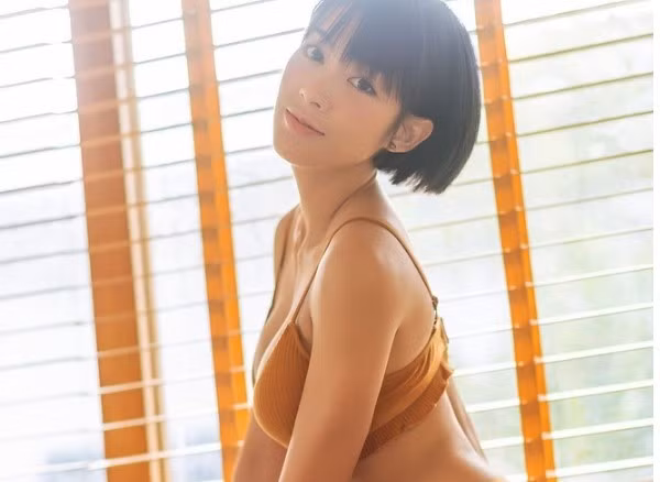 Nhiều fan bày tỏ sự ủng hộ trước sự thay đổi hình tượng của nữ streamer, cho rằng đây là hướng đi phù hợp, mang đến cho cô nhiều cơ hội trong tương lai. Ngoài các bộ ảnh làm mẫu, trang cá nhân của cô chủ yếu là hình ảnh giản dị khi ở nhà hay vui chơi cùng bạn bè.