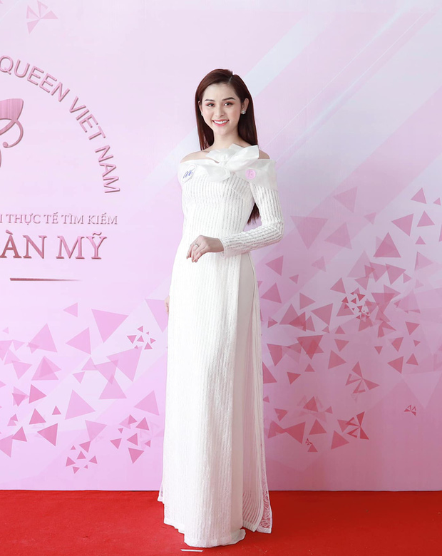 Người đẹp chuyển giới này phải thuê đồ hơn 10 triệu của NTK để đi casting, cô tiết lộ phải đem vali theo vì sợ mất không có tiền đền.