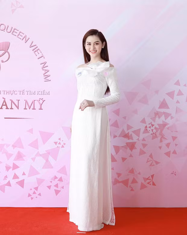 Người đẹp chuyển giới này phải thuê đồ hơn 10 triệu của NTK để đi casting, cô tiết lộ phải đem vali theo vì sợ mất không có tiền đền.