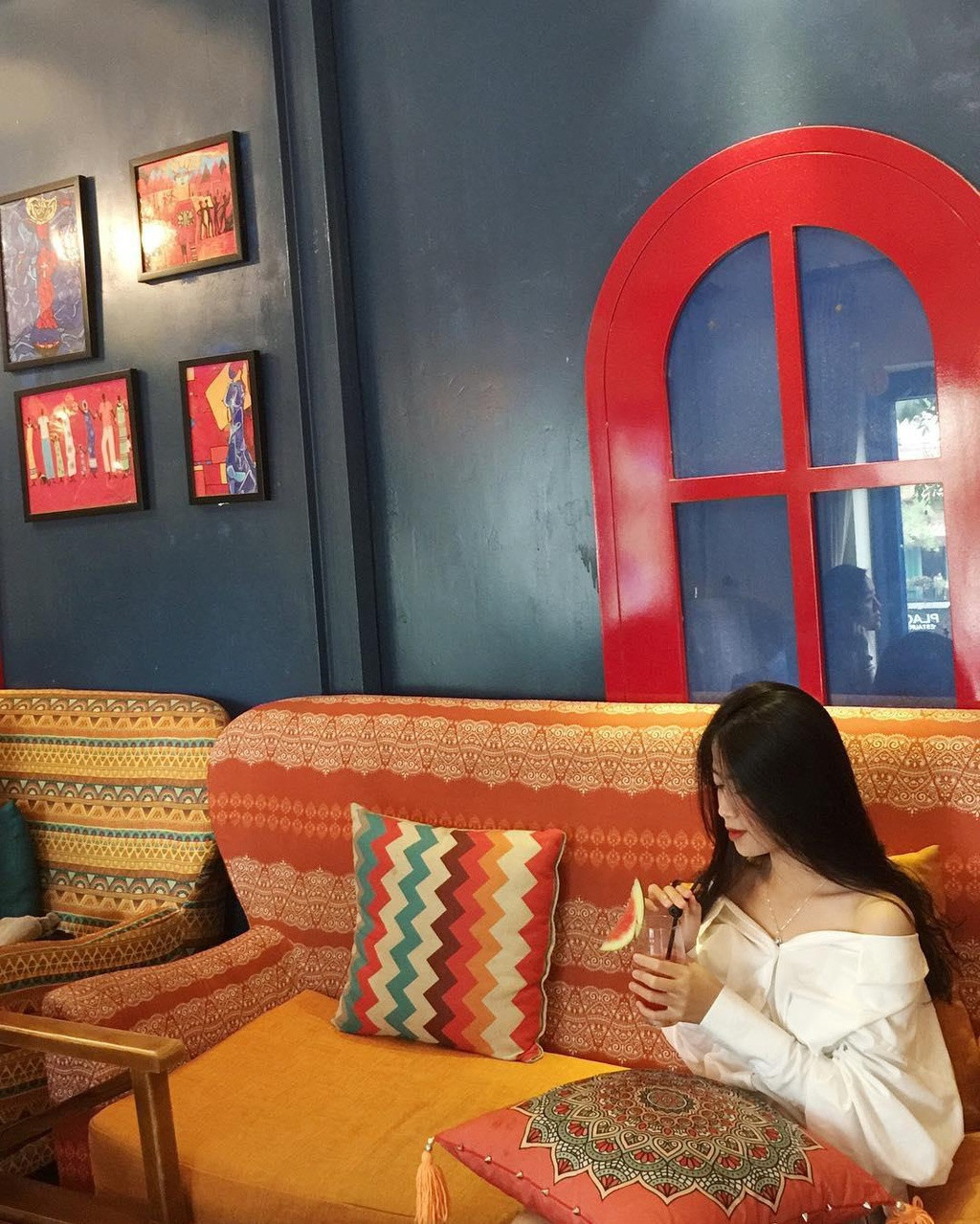 Sự yên tĩnh của quán sẽ rất thích hợp cho những buổi hẹn hò lãng mạn và thân mật cho những cặp đôi.