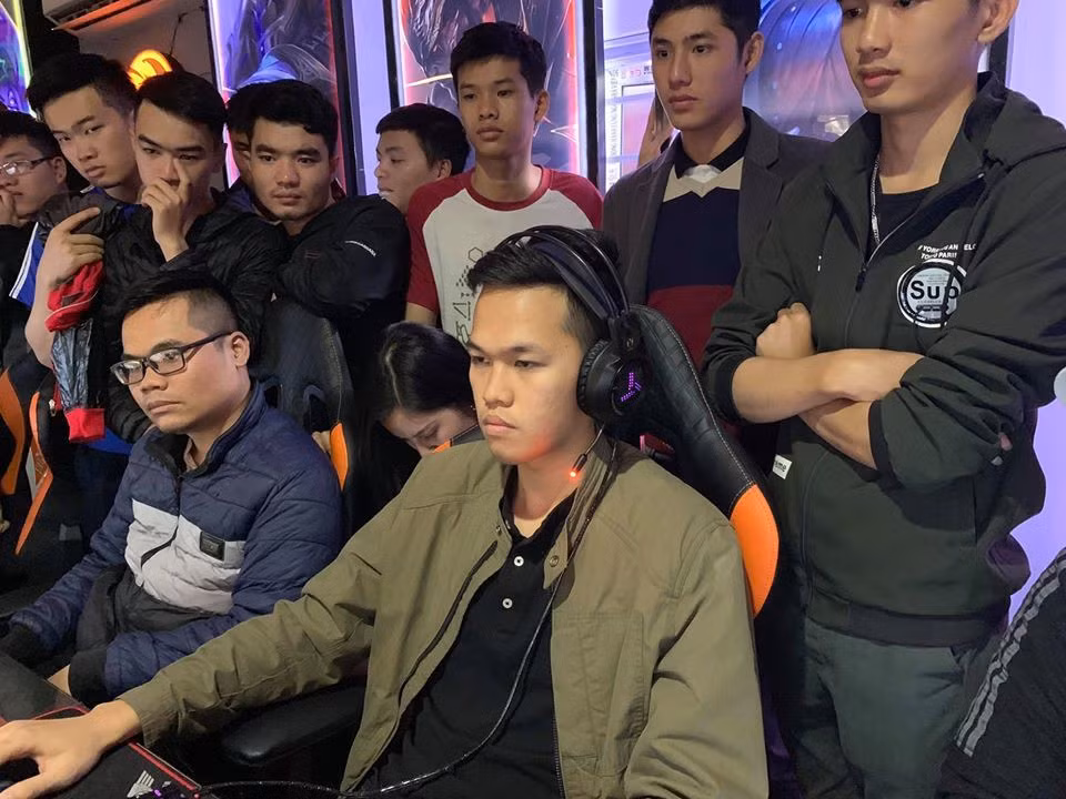 Tháng 10/2019, Chim sẻ chính thức rời GameTV và cùng một số đồng đội cũ đã thành lập clan AOE mới có tên Sparta Gaming Club.