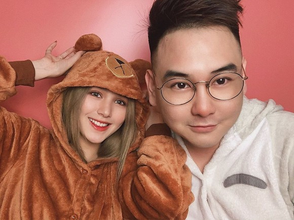 Được biết, cặp đôi này "trúng tiếng sét ái tình" từ một sự kiện về game.
