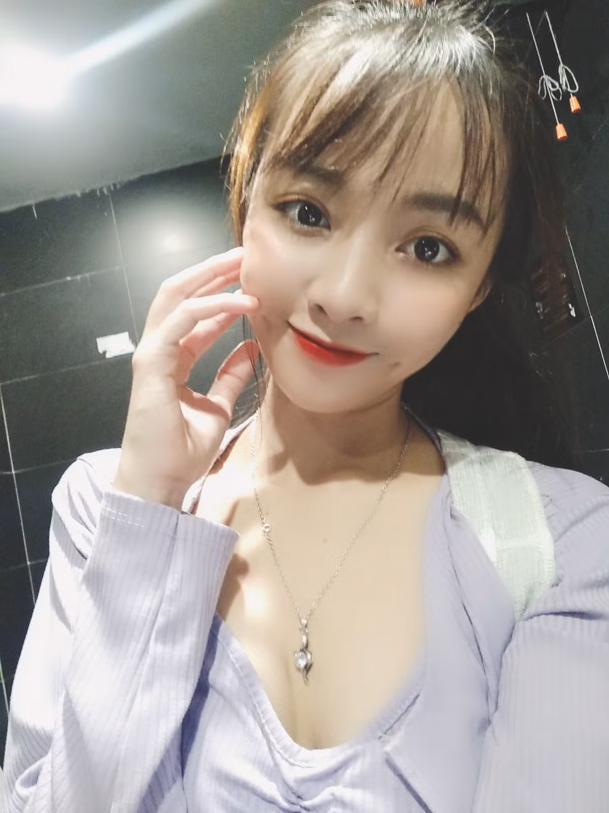 Vì học tập tại môi trường "kén" con gái nên luôn được các bạn nam trong lớp giúp đỡ, nhường nhịn.