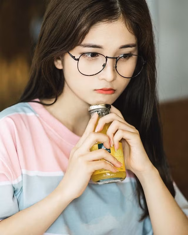 Trong tương lai, Huỳnh Thư mong muốn trở thành một cô gái thành công, xinh đẹp hơn và có nền tảng tài chính tốt, lo được cho gia đình.