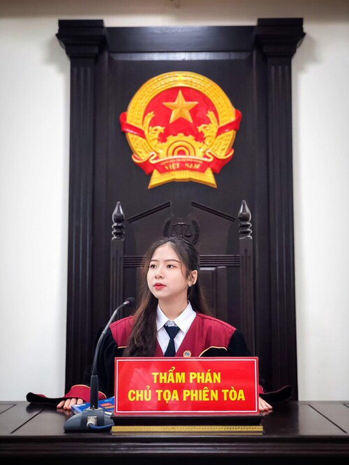 Lê Vân là một trong những “bóng hồng” của Học viện Tòa án nói riêng cũng như cộng đồng sinh viên ngành Luật nói chung.