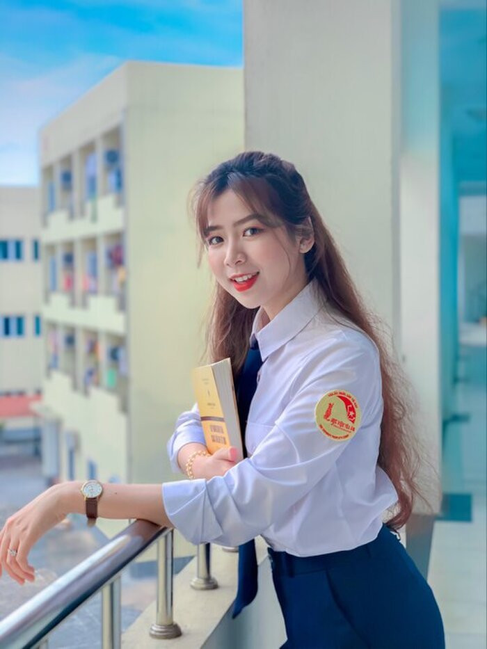 Lê Vân còn là một sinh viên năng nổ trong nhiều hoạt động học tập cũng như sinh hoạt tại trường.