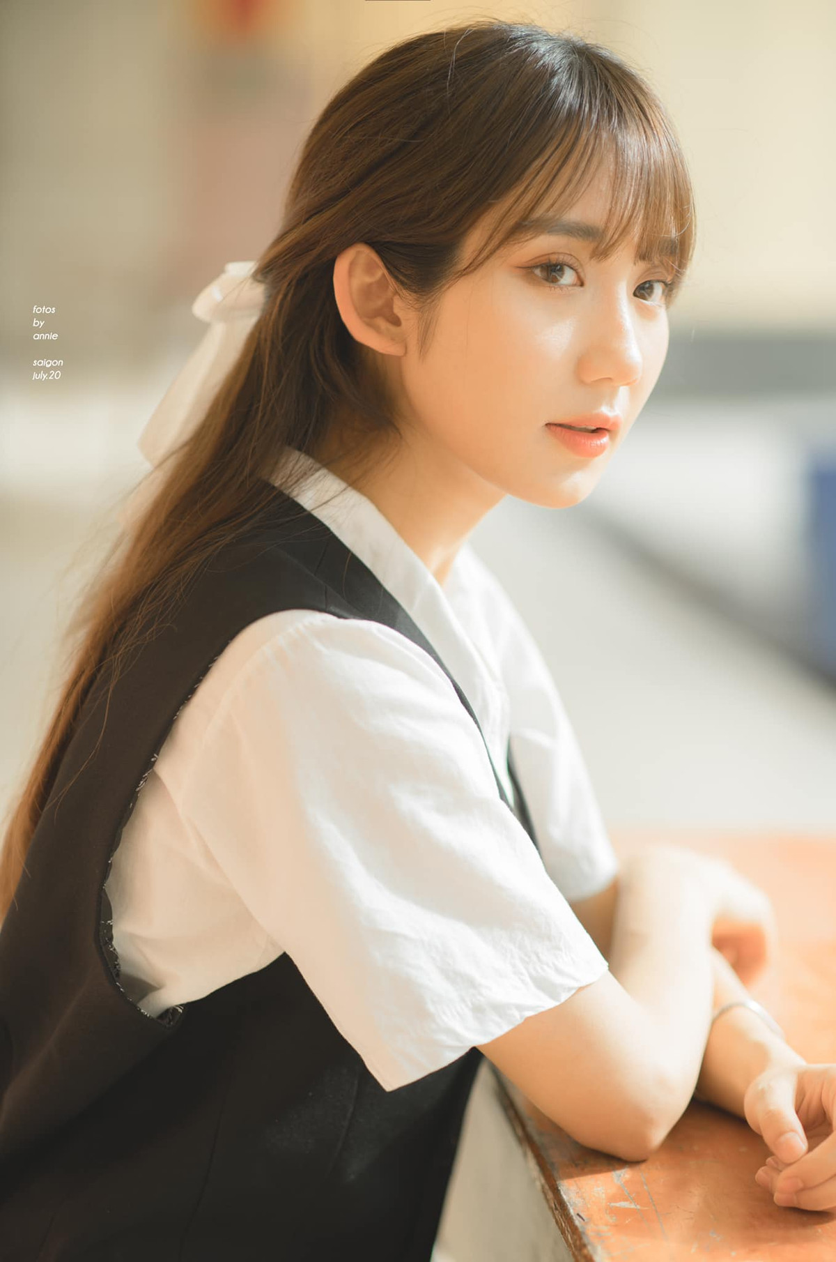 Mới đây, cộng đồng mạng xôn xao về thông tin nữ streamer Mina Young bị ngừng livestream vô thời hạn. Dù không nói rõ lý do, nhưng dân tình cho rằng nguyên nhân của sự việc này là do cô nàng mặc áo đôi do fan tặng Cara - NoWay trên sóng livestream, nhưng lại nói là "áo hãng tặng".