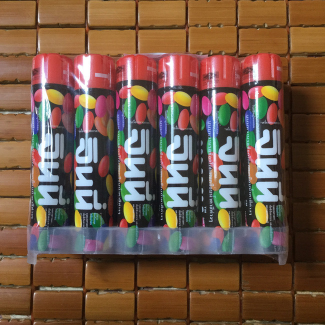 Có trong tay hộp kẹo socola này sẽ sung sướng lắm vì đúng món trẻ em nào cũng thích.