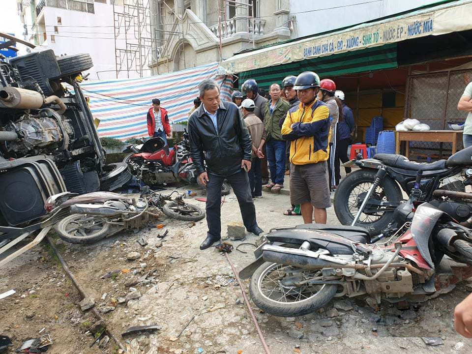 Xe tai khong nguoi lai nghien nat hang loat xe may o Da Lat-Hinh-4