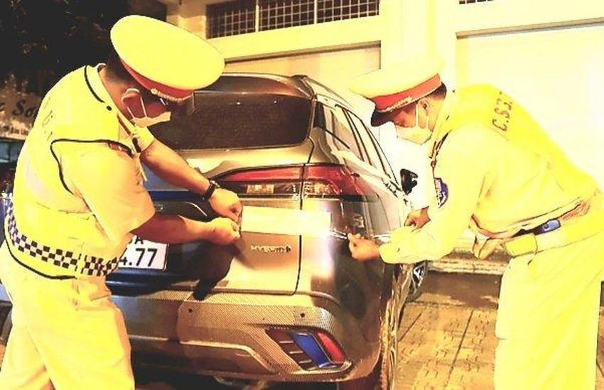 Lam Dong: Can bo dia chinh xa vi pham nong do con, giat giay to xe