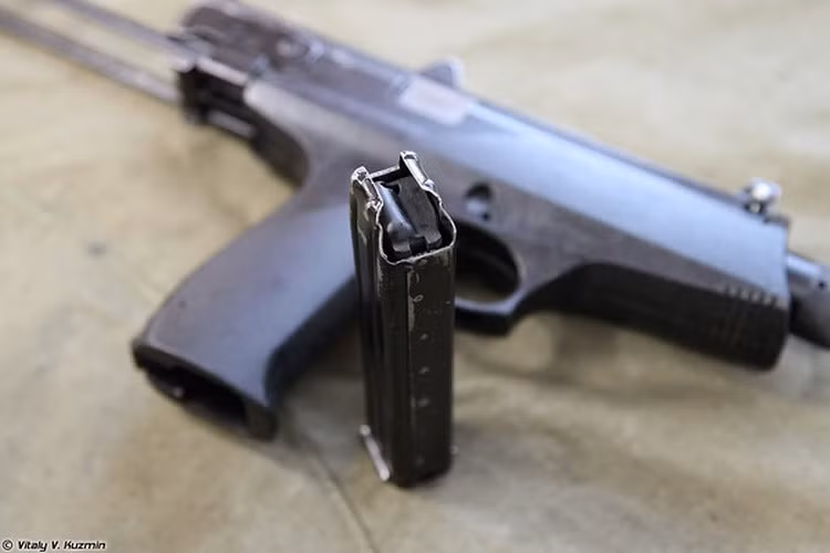 Hộp đạn tháo rời.