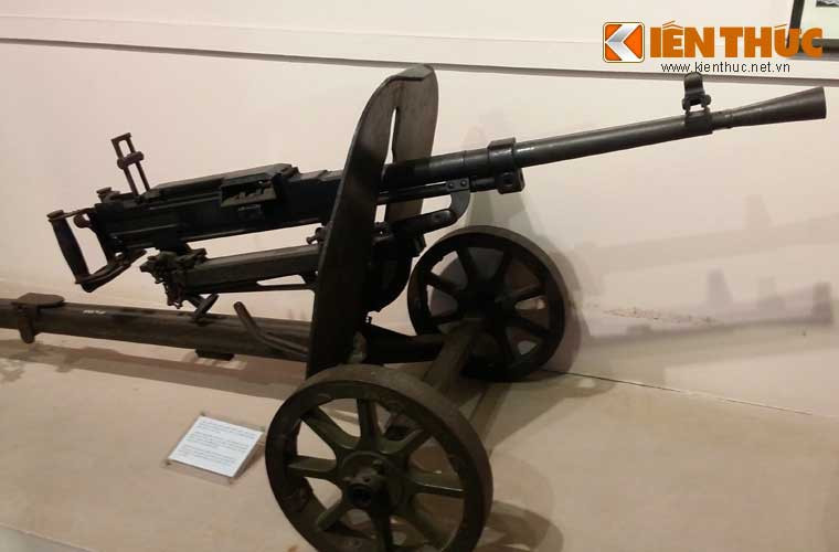 Trong hai lần triển khai vào các năm 1968 và 1972, tổng cộng 8 chiếc F-111 bị quân dân Việt Nam bắn hạ các cỗ pháo phòng không thời Chiến tranh Thế giới thứ hai và đặc biệt là có cả súng bộ binh. Trong ảnh là khẩu đại liên K53 được các dân quân Tiến Châu - Yên Lãng - Vĩnh Phúc sử dụng để bắn rơi máy bay F-111 bằng 26 viên đạn, ngày 17/10/1972.