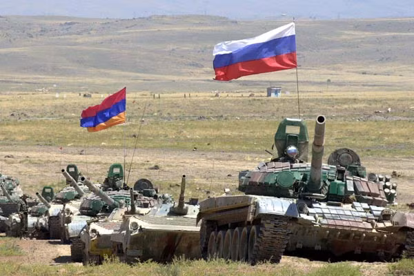 Mặc dù không hỗ trợ quân sự trực tiếp, nhưng Moskva vẫn có thể sử dụng ảnh hưởng của mình để gây tác động lên Azerbaijan cũng như Thổ Nhĩ Kỳ nhằm hạ nhiệt căng thẳng, điều này sẽ khiến thái độ của Armenia bớt gay gắt.