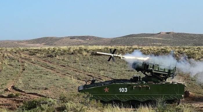 HJ-10 được truyền thông Trung Quốc tung hô là tên lửa chống tăng tầm xa có tính năng mạnh nhất trên thế giới hiện nay.