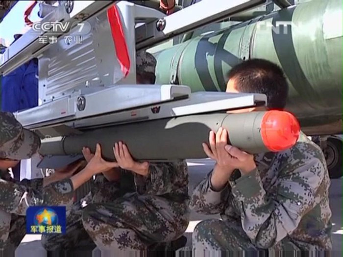 Tên lửa HJ-10 là tên lửa chống tăng đa dùng dẫn đường do Bắc Kinh tự nghiên cứu, được trang bị cho lục quân Trung Quốc từ năm 2012 với tên gọi AFT-10 và được truyền thông trong nước tung hô là tên lửa chống tăng tầm xa có tính năng mạnh nhất trên thế giới hiện nay.