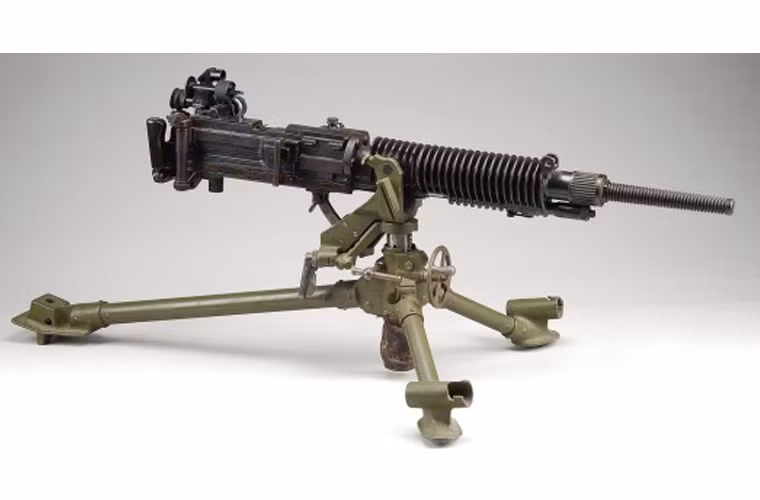 Type 92 là biến thể nâng cấp toàn diện của súng máy hạng nặng Type 3. Súng dùng cỡ đạn 7,7mm x 58mm, cỡ đạn khá lạ đối với chuẩn súng máy ngày nay.