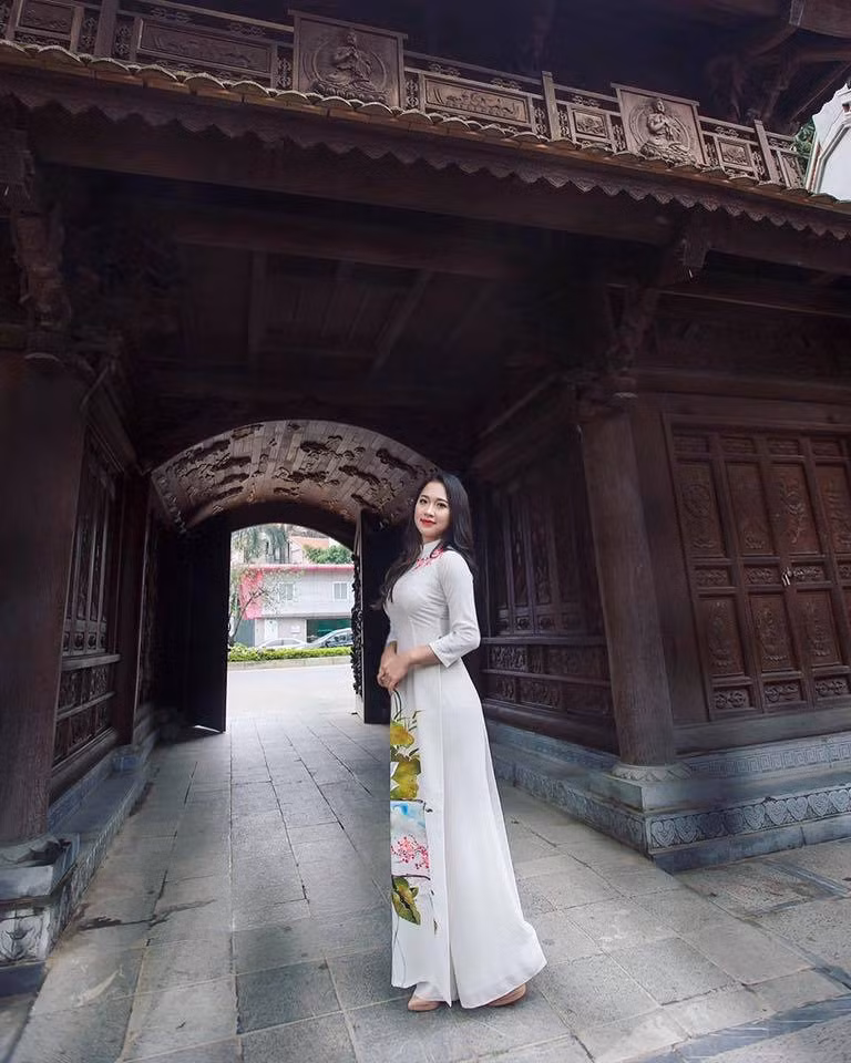 Khuôn mặt xinh đẹp không tỳ vết cùng thân hình quyến rũ cũng là một trong những lợi thế giúp bà mẹ trẻ nhận được nhiều lời mời hợp tác với vai trò là một người mẫu ảnh. Ảnh: Facebook nhân vật.