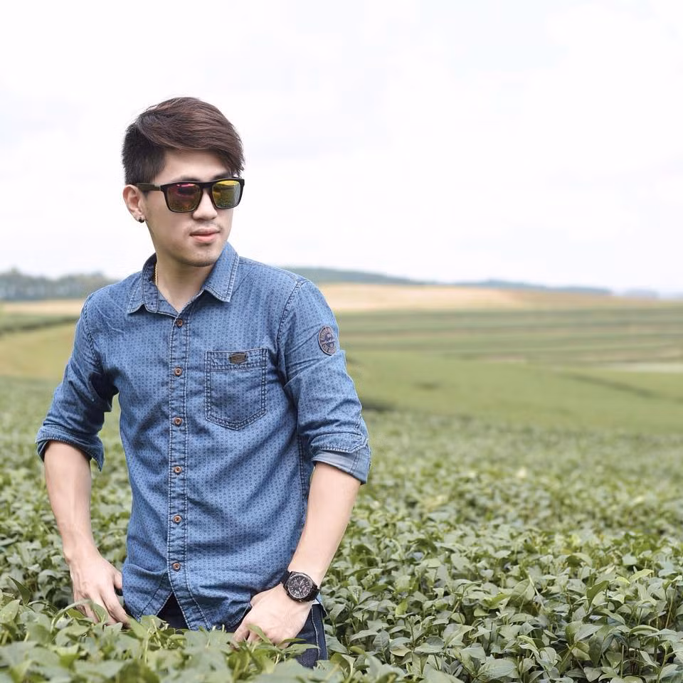 Poom cũng cho biết anh quyết định đi làm thêm với vai trò là một nhân viên giao hàng vì muốn có thêm nhiều trải nghiệm.