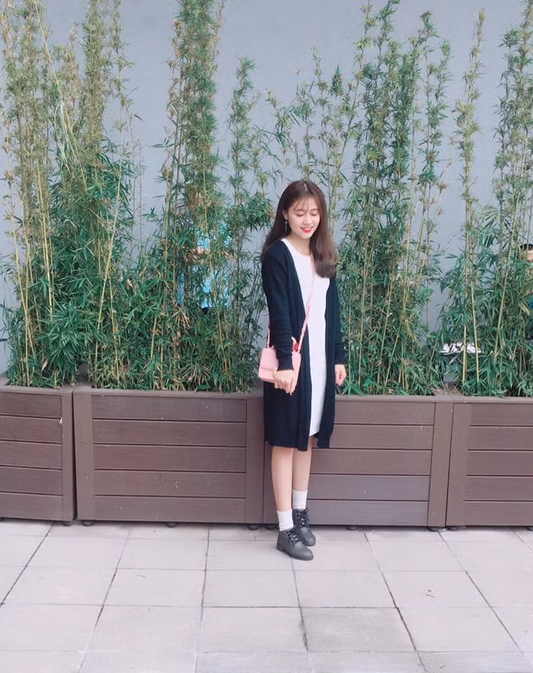 Được biết trước khi trở thành nữ sinh Xây dựng, Bảo Thoa đã thi đỗ vào trường ĐH Sư phạm Hà Nội và học được một kỳ thì nghỉ vì một số lý do cá nhân.