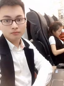 Được biết, chàng trai trẻ đến với trang điểm như một sự tình cờ và quyết định theo đuổi nghề này đến tận bây giờ. Thậm chí, dù đang theo học trường Đại học Văn hóa Hà Nội nhưng Đức Anh đã quyết định bảo lưu để rẽ sang trang điểm, một phần vì đam mê và một phần vì lý do riêng. Khi thành công trên con đường đam mê, Đức Anh sẽ quay trở lại để tiếp tục học ĐH song song với nghề trang điểm.