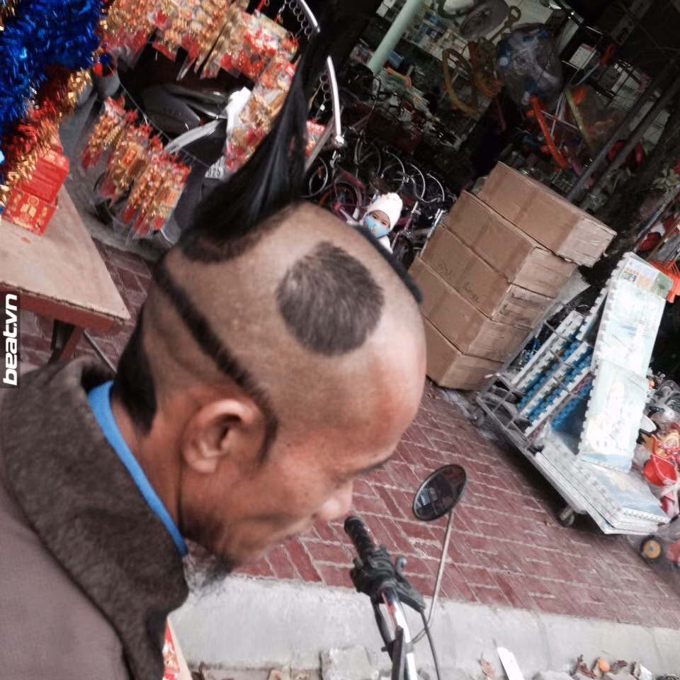 Có ai dám đi chơi Tết với quả đầu "Tam Mao" này không? Ảnh: Beat.