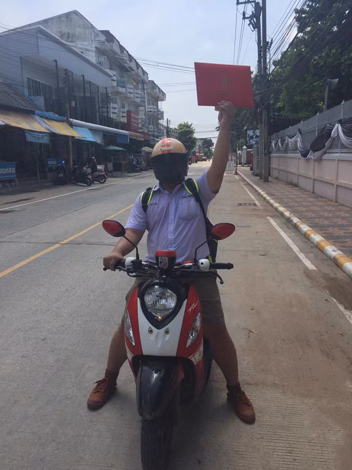 Bộ ảnh ăn mừng tốt nghiệp của nam sinh Thái Lan này vẫn đang nhận được nhiều sự quan tâm của dân mạng. Ảnh: FBNV.