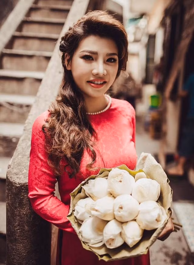 Một khi đã quyết định công khai hình ảnh của mình lên Facebook, Quách Phượng cũng đã chuẩn bị tư tưởng để đối mặt với những lời khen chê, thậm chí chửi rủa của dư luận. Ban đầu Phượng cũng cảm thấy khá bức xúc với những bình luận được cho là vô văn hóa nhưng hiện tại cô đã cảm thấy quá bình thường. 