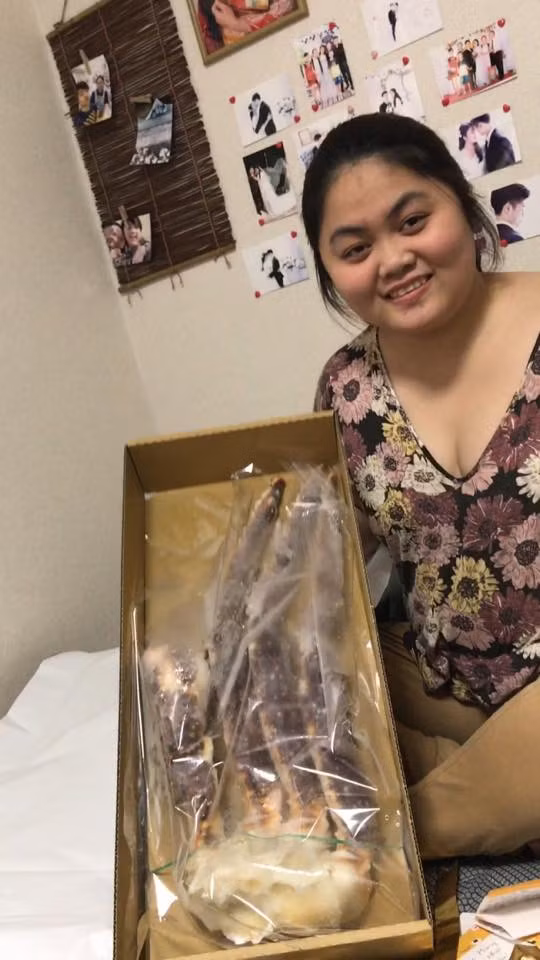 Nhân ngày sinh nhật cô vợ 9X hôm 13/3 vừa rồi, Đắc Đại đã thay đổi kế kế hoạch ban đầu là tặng vợ "hoa ngoại, khuyên tai, bánh sinh nhật"... bằng một món đồ ăn "cực khủng".