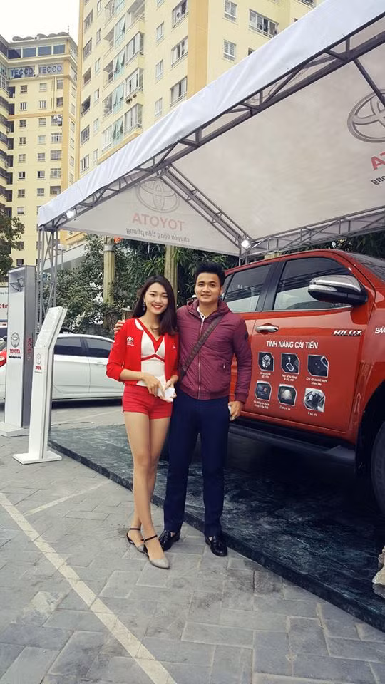 Mặt xinh, dáng chuẩn, nói chuyện có duyên nhưng Ngọc Nữ lại khiến bao chàng trai phải tiếc nuối khi tiết lộ cô đã có bạn trai, người mà cô cho là luôn bên cạnh và ủng hộ cô trong mọi công việc. Ảnh: FBNV.