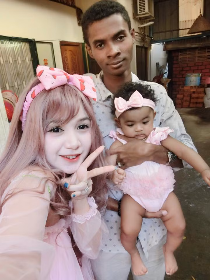 Pen không ngại công khai bày tỏ tình yêu với vợ con. Anh còn hy vọng hai vợ chồng sẽ có thêm một "nữ hoàng bé nhỏ" nữa.