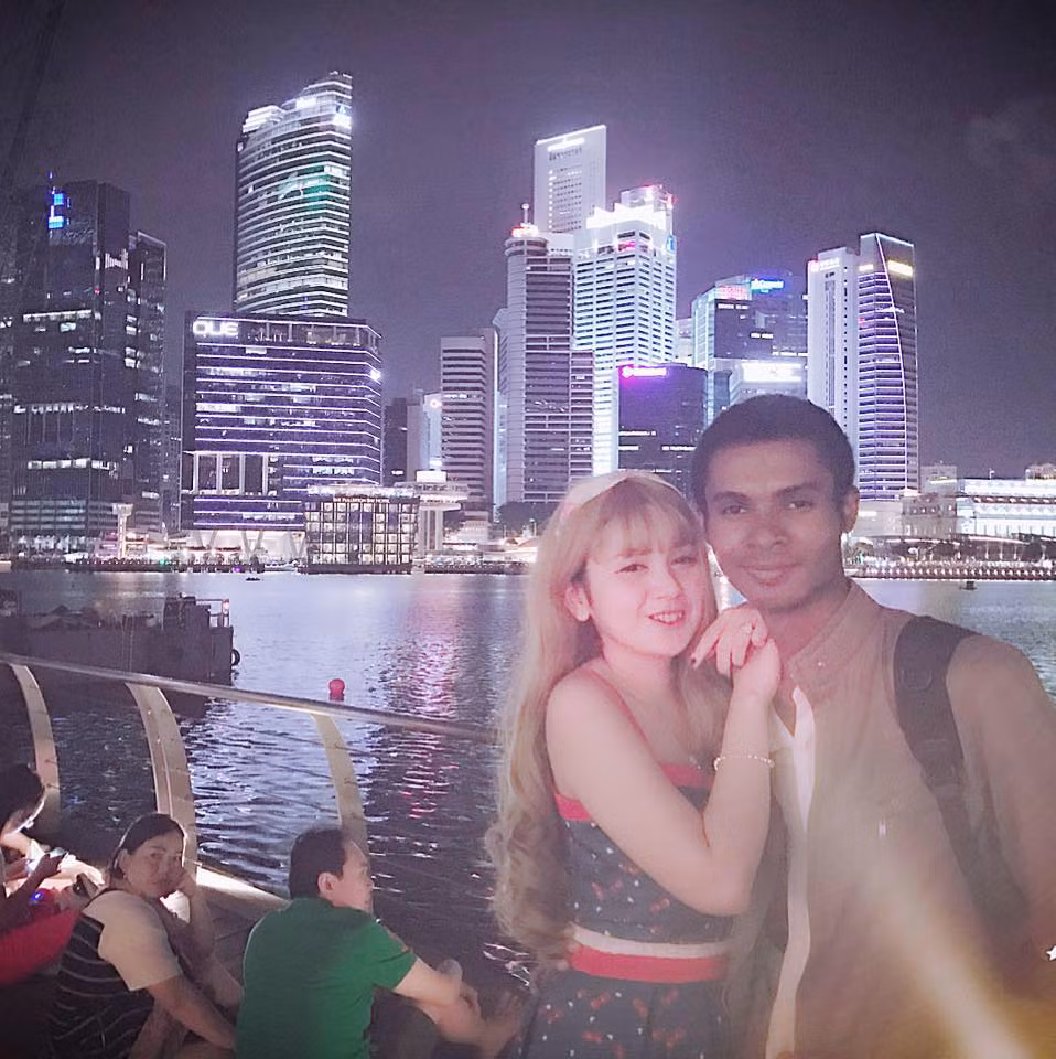 Cuộc sống hiện tại của cặp đôi "đũa lệch" từng gây sốt cộng đồng mạng Việt này một lần nữa chứng minh chuyện tình cổ tích là có thật.