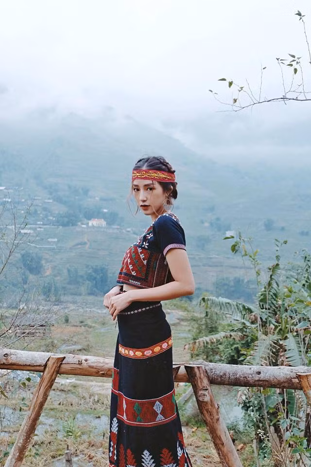 Salim từng gây ấn tượng khi vào vai Hoài An trong bộ phim truyền hình ăn khách "Cầu vồng tình yêu" (năm 2012). Ngay sau đó, cô tiếp tục tham gia một vai phụ trong bộ phim "Ma làng" phần 2.