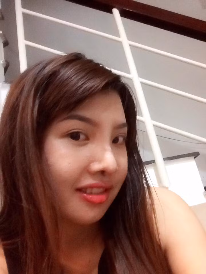 Quách Thị Kim Phương còn gửi lời nhắn nhủ: "Các bạn xấu tính thì đẹp đến mấy cũng xấu về tâm hồn, đừng vì vui đùa quá trớn mà gây tổn thương cho người không xinh đẹp như mình. Họ xấu thôi, chứ không phải tội phạm để cho bạn dùng những câu chê bai "tra tấn" họ... " Ảnh: FBNV.