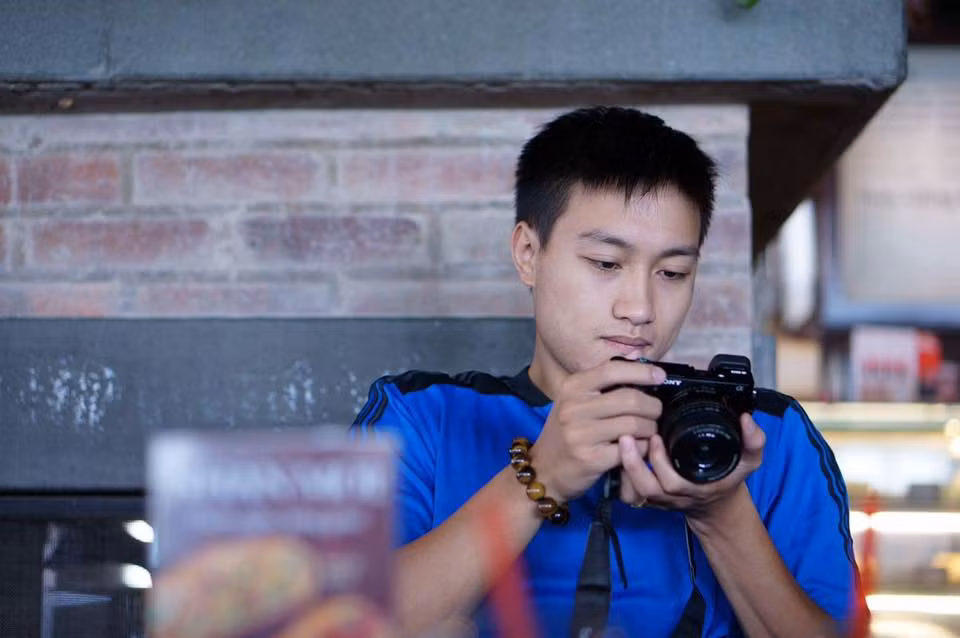 Khoảnh khắc đời thường của tay vợt trẻ Nguyễn Anh Tú. Ảnh: FB nhân vật.