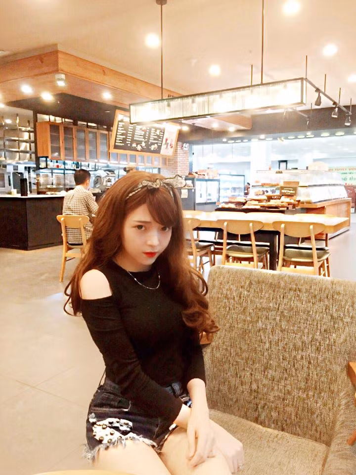 Cận cảnh nhan sắc của Hồ Ngọc Thanh Tuyền...