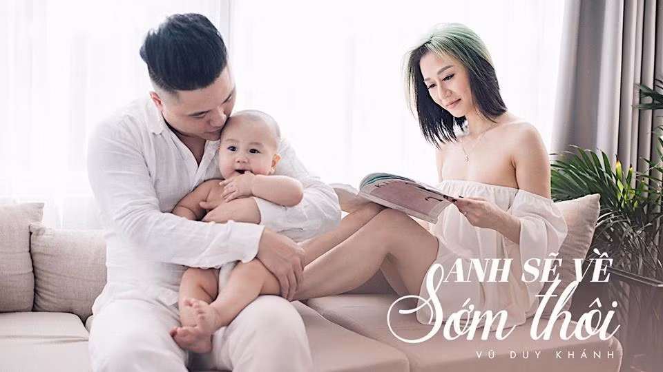 Bé Vũ Phan Anh, tên gọi ở nhà là Bull, là trái ngọt đầu tiên trong cuộc hôn nhân của cặp đôi vợ DJ - chồng ca sĩ này.