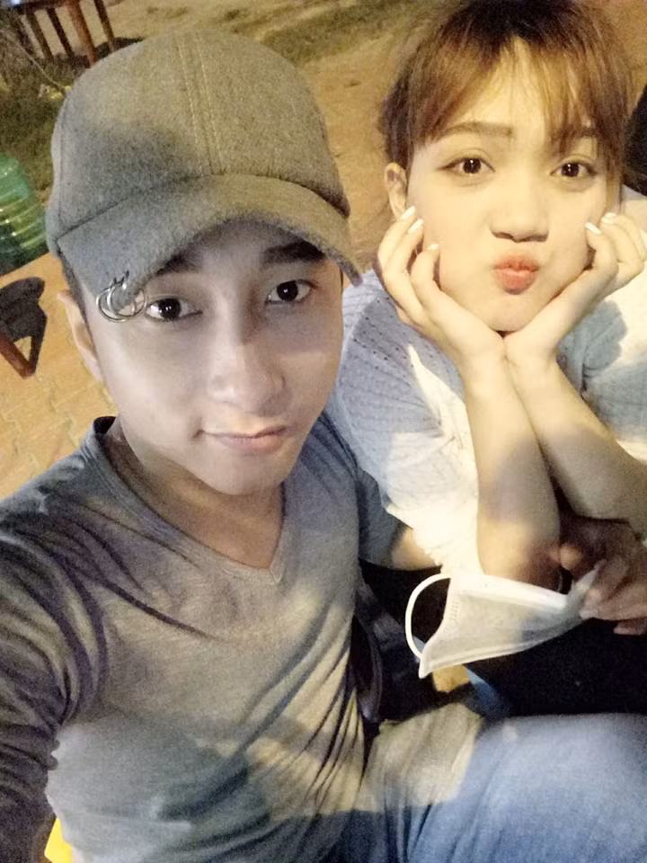 Mặc dù chưa rõ thực hư cũng như thời gian cụ thể diễn ra đám cưới giữa Viễn Thiện và bạn gái nhưng cặp đôi này vẫn đang nhận được những lời chúc mừng từ bạn bè.