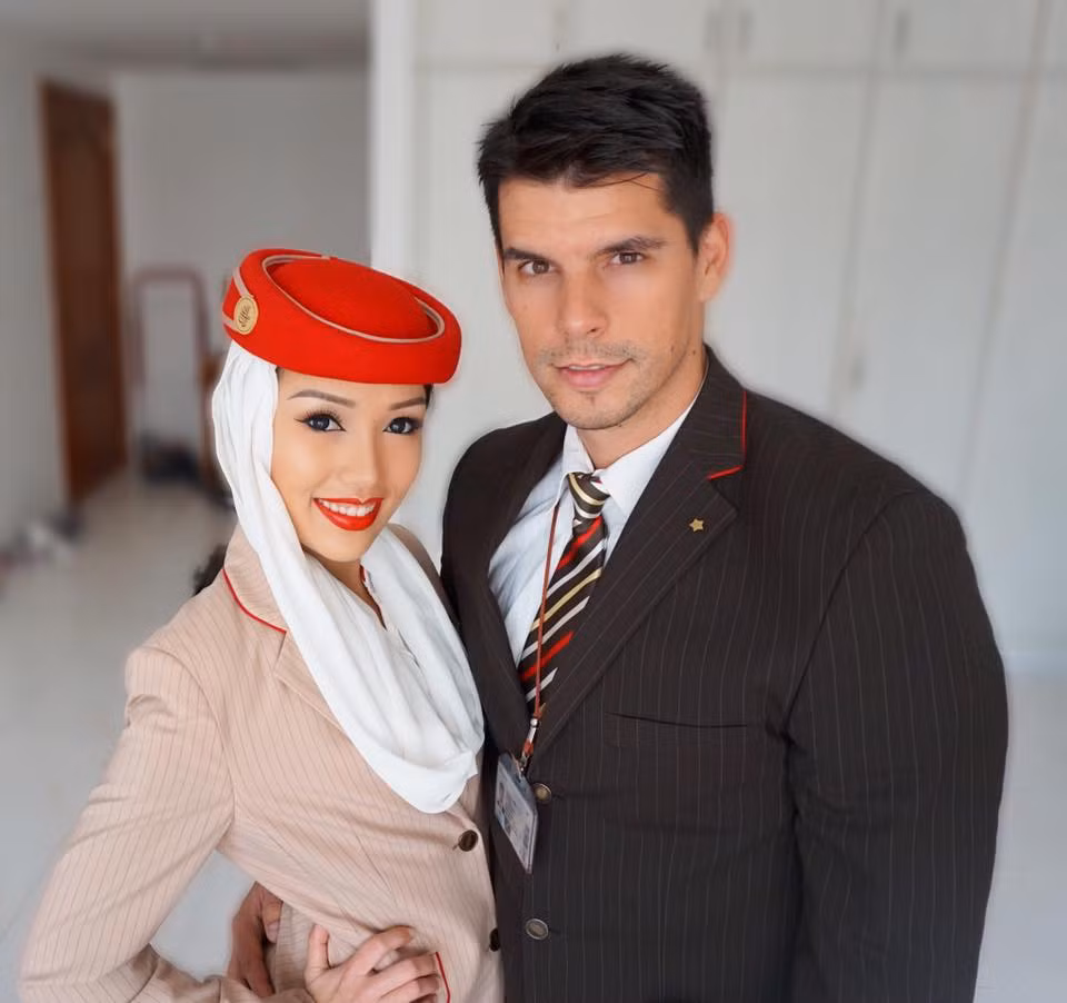 Đang ở trên đà phát triển của sự nghiệp cùng với gần 4 năm kinh nghiệm và mức lương 2.500 USD (gần 60 triệu đồng)/tháng tại một trong những hãng hàng không hàng đầu thế giới, nữ tiếp viên gốc Việt xinh đẹp quyết định nghỉ việc từ 3 tháng trước và trở về quê hương tìm hướng lập nghiệp.