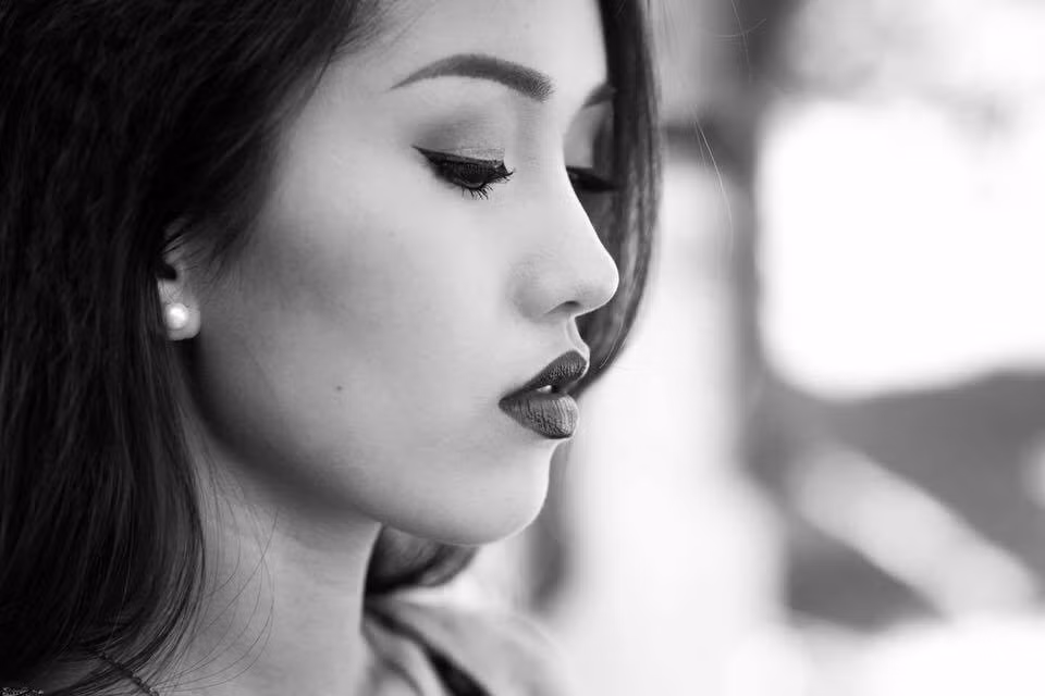 Tuy nhiên, Ngọc Duy đang ấp ủ phát triển một kênh Youtube (Youtue Channel) của riêng mình. Kênh Youtube này được cô gái Đồng Nai lập từ lâu nhưng chưa có thời gian để đầu tư, chỉ mới 2 tháng nay mới làm clip và đăng tải lên kênh. Khi biết Vlog bật mí cách thi tuyển tiếp viên hàng không vào hãng Emirates là một trong những sản phẩm gần đây của mình nhận được sự quan tâm của người xem, 9X xinh đẹp cảm thấy rất vui và bất ngờ.