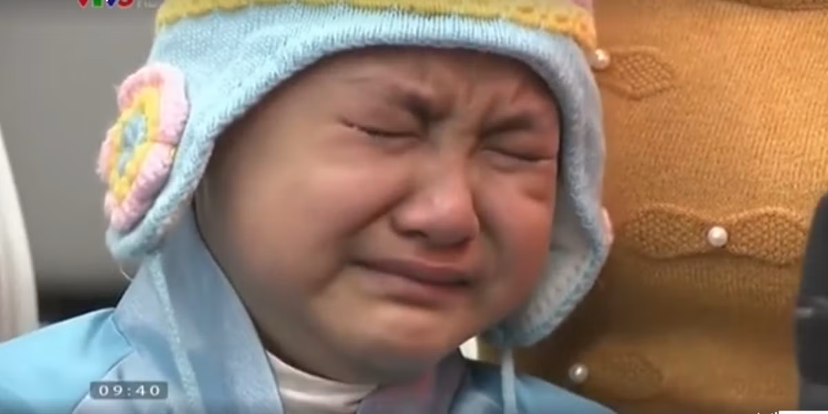 Dù biết Khánh Linh đang mang trong mình căn bệnh quái ác không thuốc chữa nhưng sự ra đi của "cô bé thiên thần" vẫn khiến nhiều người không khỏi bàng hoàng, bởi trước đó họ vẫn luôn tin phép màu sẽ đến với em.