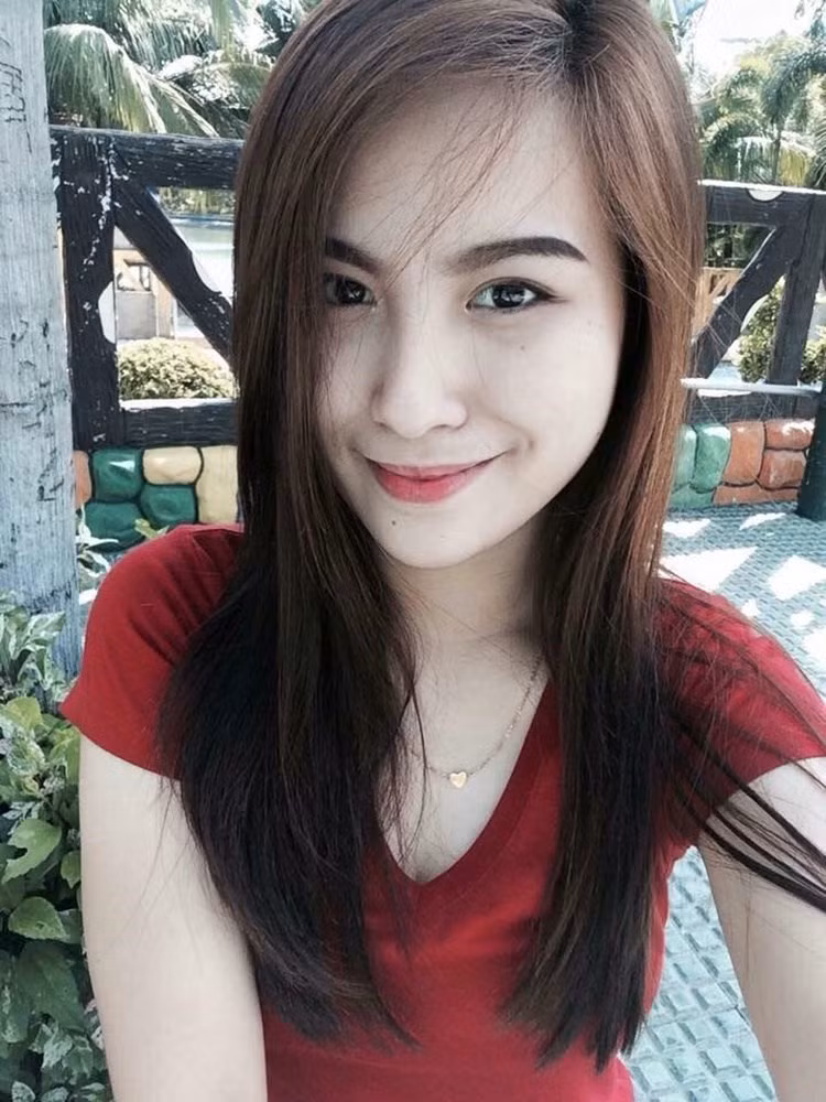 Nữ kỹ thuật viên X-quang cũng tiết lộ cô thường nghe nhạc, đặc biệt là những ca khúc nổi tiếng của Ed Sheeran, Taylor Swift, và Katy Perry khi muốn tinh thần thoải mái sau khi kết thúc công việc.