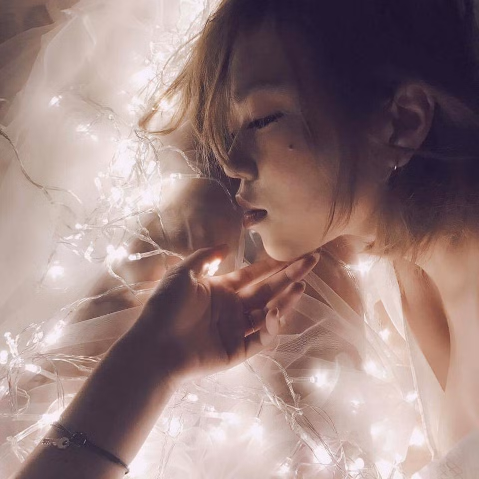 Được biết, bộ ảnh do 9X Hà thành cùng cô bạn thân ngẫu hứng thực hiện.