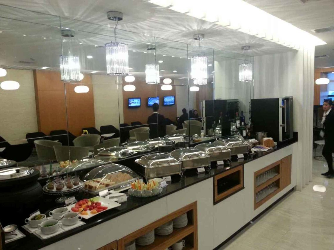 Hình ảnh bên trong phòng chờ Pacific Club, Ga số 3, sân bay Ninoy Aquino.