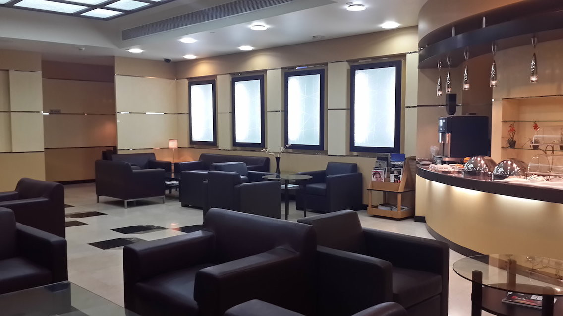 Phòng chờ tại nhà ga số 2, sân bay Abu Dhabi.