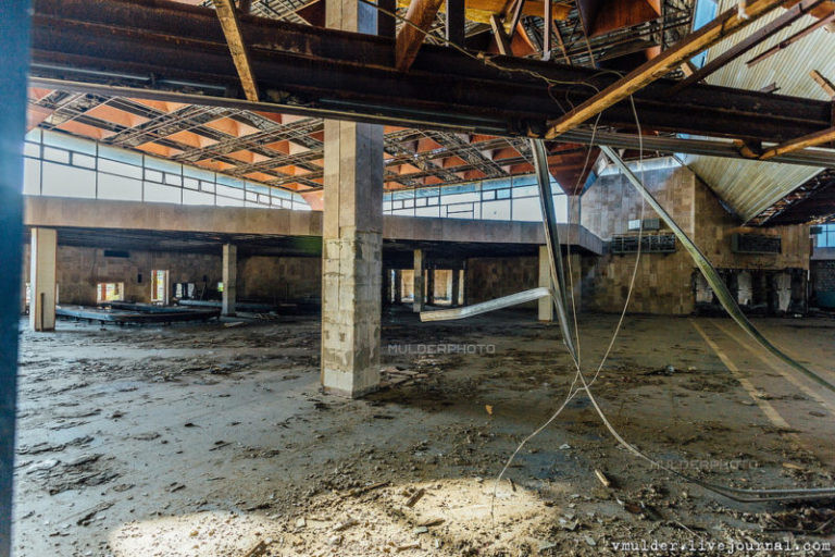 Bước chân tới nơi này, bạn sẽ cảm nhận được sự lạnh lẽo nơi đây.