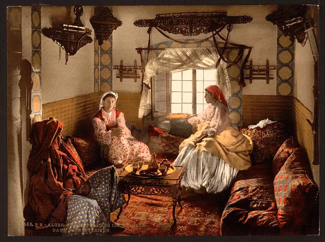 Hình ảnh bên trong một căn nhà người Do Thái được cho là khá khá giả.